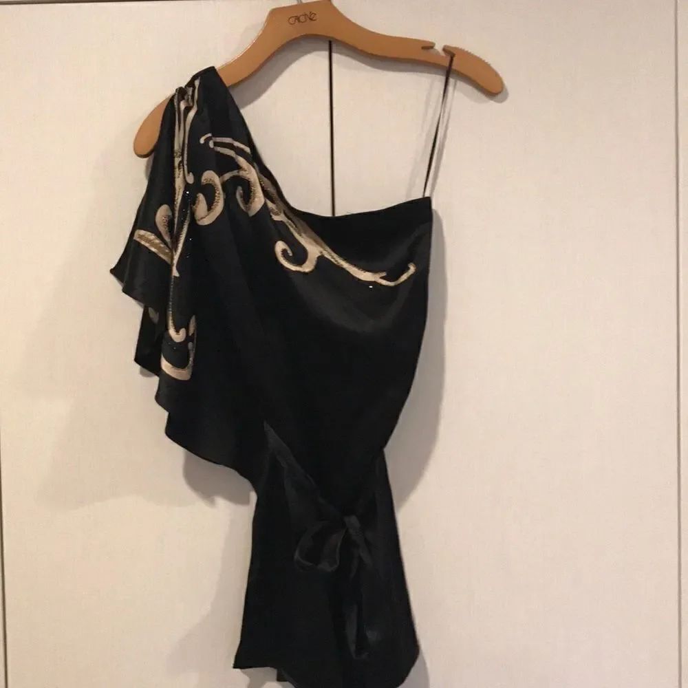 🎉Final price 🎉Cache dressy one shoulder top👌